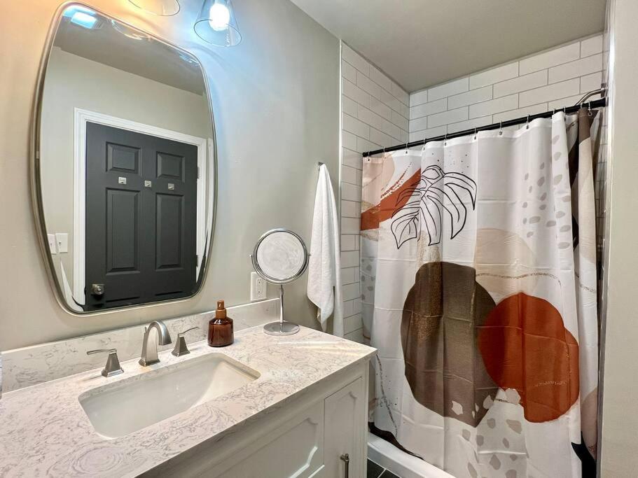 Modern Style Home Near Dt Indy & Major Attractions Indianapolis Eksteriør bilde